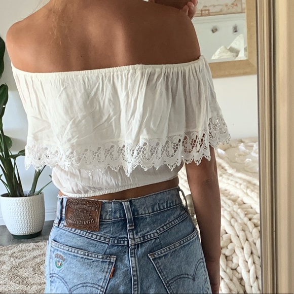 Forever 21 off the shoulder crop top. - Picture 2 of 4
